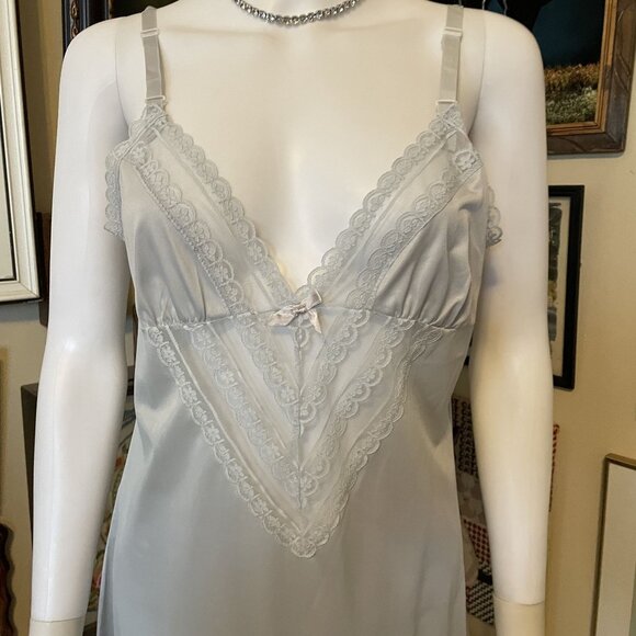 70s Vintage Hanna Womens Gray Nylon Slip Dress with Lace Size 36 Made In Canada - Picture 2 of 5